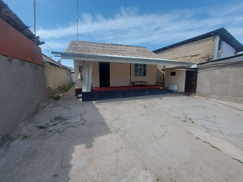 3 xonali kevartirga obmen 4 sotik uchastka 7 xonali