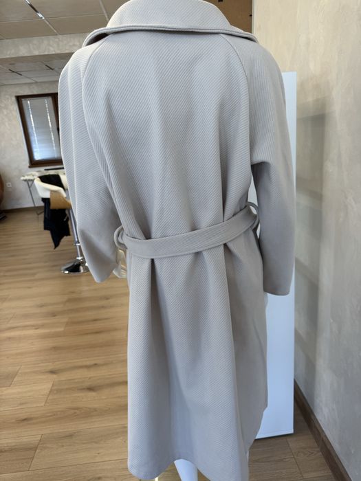 Дамско палто бежов цвят