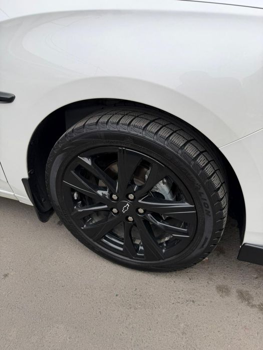 Продам комплект дисков с шинами  р 17