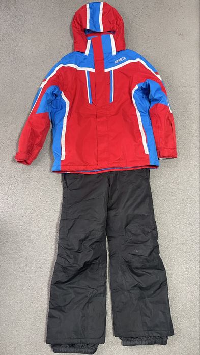Costum de sky 12 ani  Nevica si casca de sky
