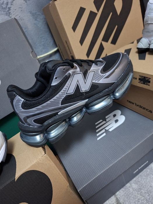 Adidași  new balance 2000