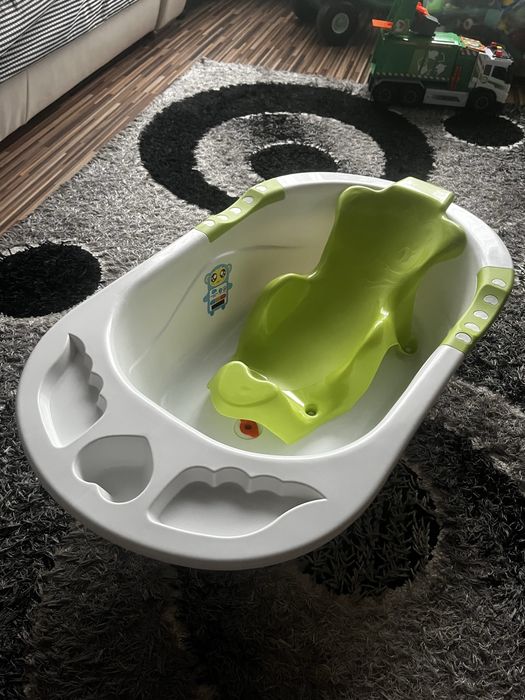 Văniță și suport, Masină Tikes Cozy Coupe, varianta Dinozaur verde, scoică și multe animale de pluș