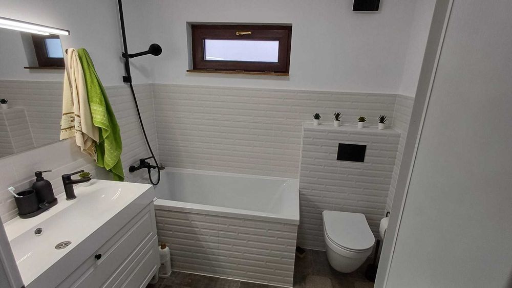 vand casa la cheie mobilata