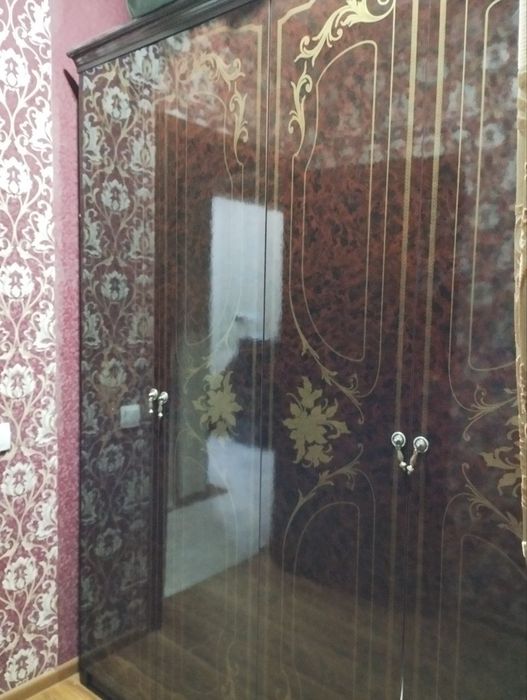 Продается спальный гарнитур