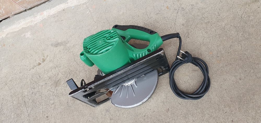 Circular hikoki. Hitachi. 1710 W.