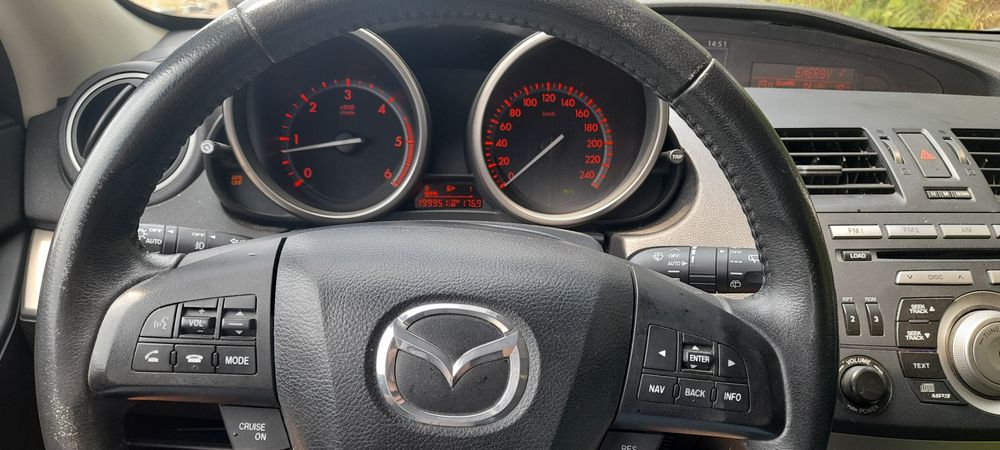 Продавам Mazda 3 2.2 Diesel на части