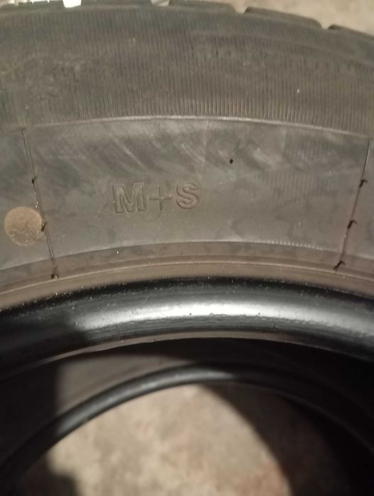 Гуми , зимни 215/65/16