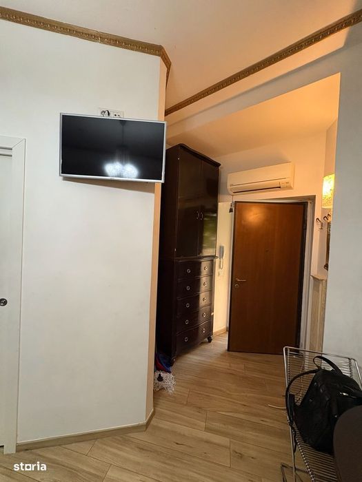 gars 28 mp centru 2 min de medicina la vila totul separat 300 euro