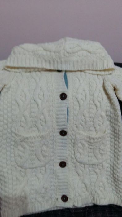 Geaca 8 ani si pardesiu lanita fetițe 5-6 ani. Stare foarte bună.