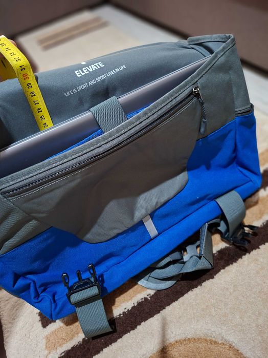 Geanta laptop (poate fi purtata si pe umar)