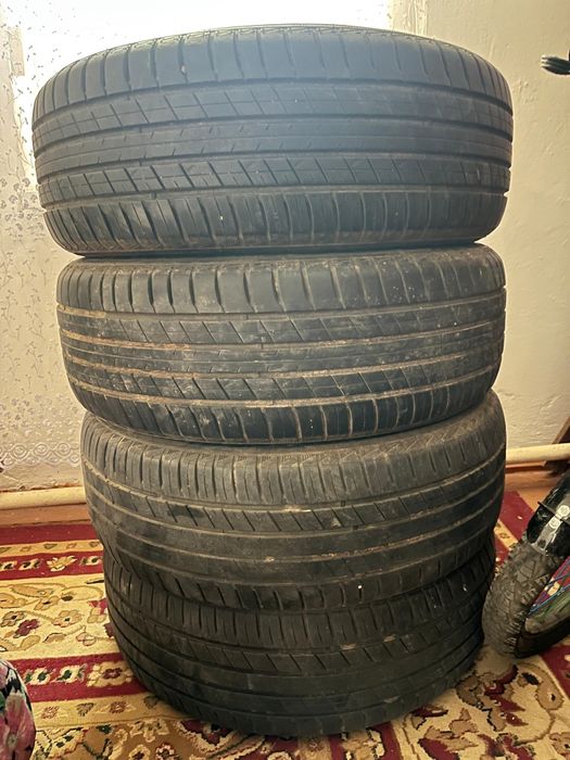 Шины 235/60 R18 .