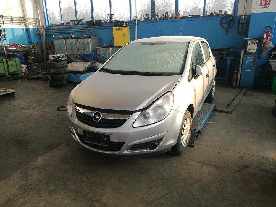 CD радио /музика /MP3  оригинално, за Тойота Ярис 2006--2010 го