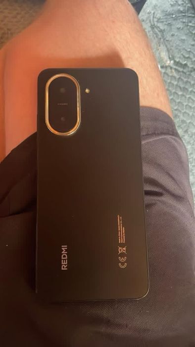 Продавам чисто нов Redmi A5 с 2 год гаранция
