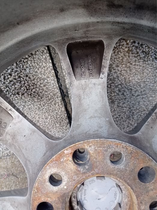 Продавам 17-ки джанти с летни гуми 225/50/17