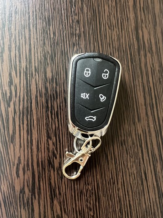 Пульт от сигнализации брелок