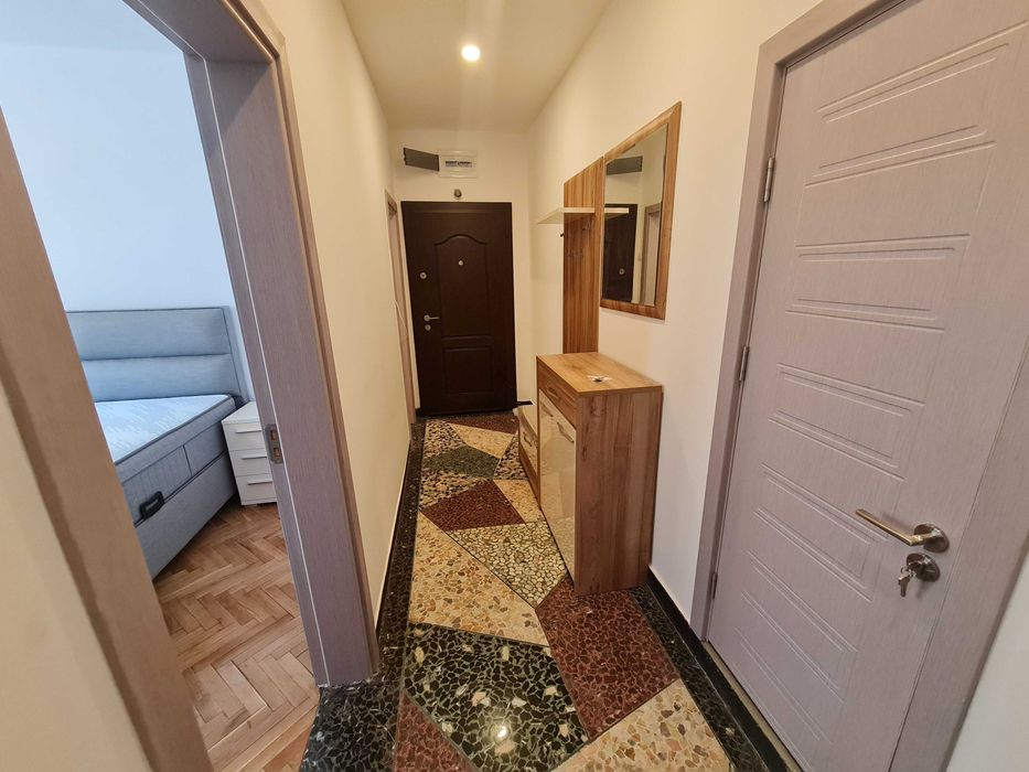 Дава се под наем Тристаен апартамент в Варна, Левски - 120 кв.м за 918 € - Снимка #3