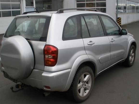 2 броя тойота рав-4 2.0 д4д 116кс. 2004г. на части ,TOYOTA RAV 4 гр ...