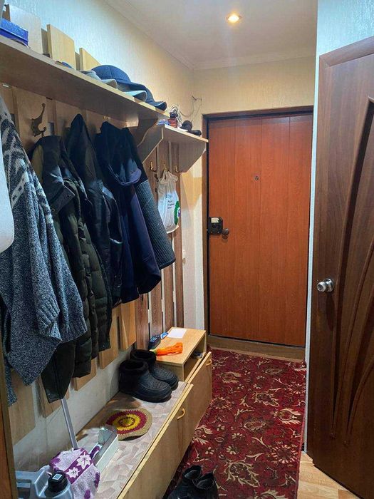 Прродам 3к в районе КЖБИ