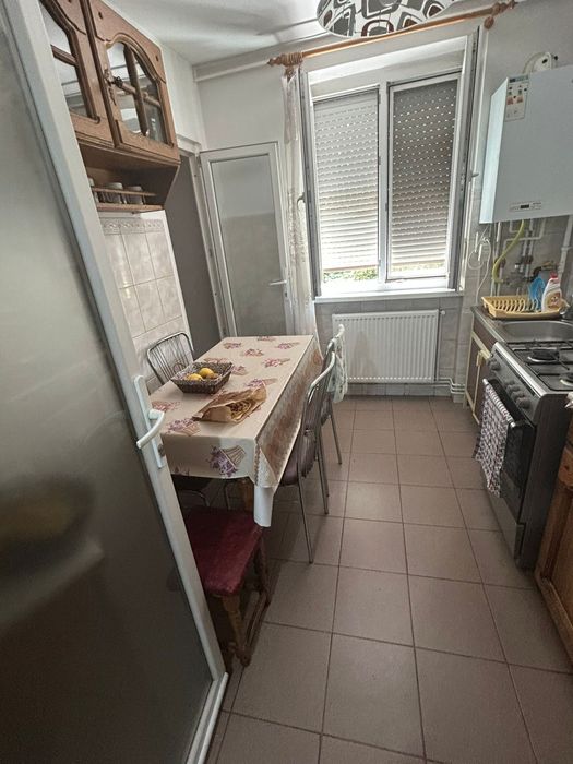 Vând apartament 2 camere 60mp, et. 4/4 uta