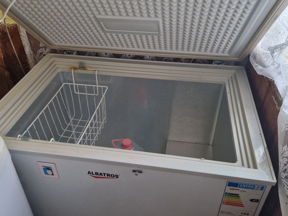 De Vanzare Lada frigorifica, Tv