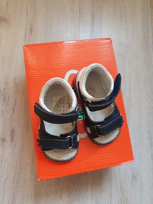 Tiflani,сандалии за 3000 тенге.