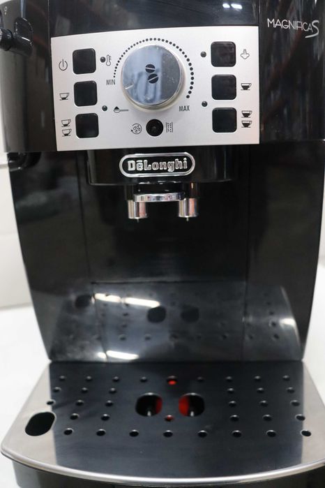 Кафеавтомат De'Longhi Magnifica S 1450W, 5вида напитки, 15 bar