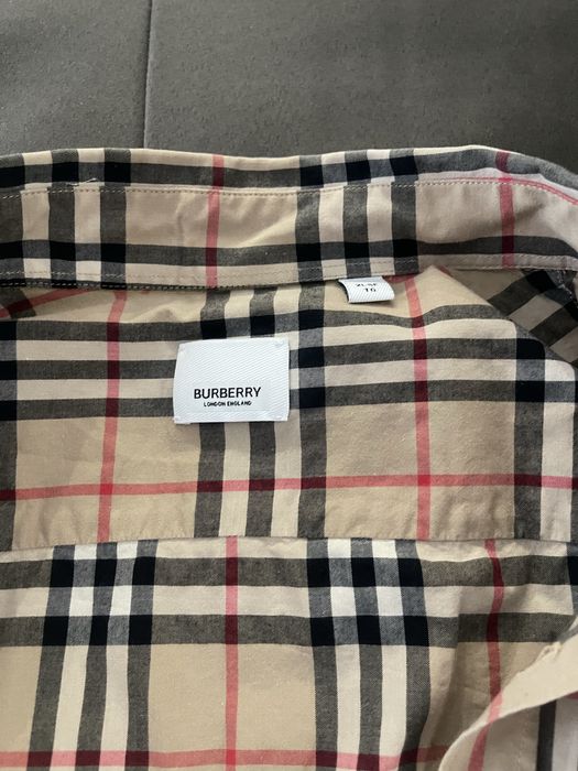 Риза Burberry L размер