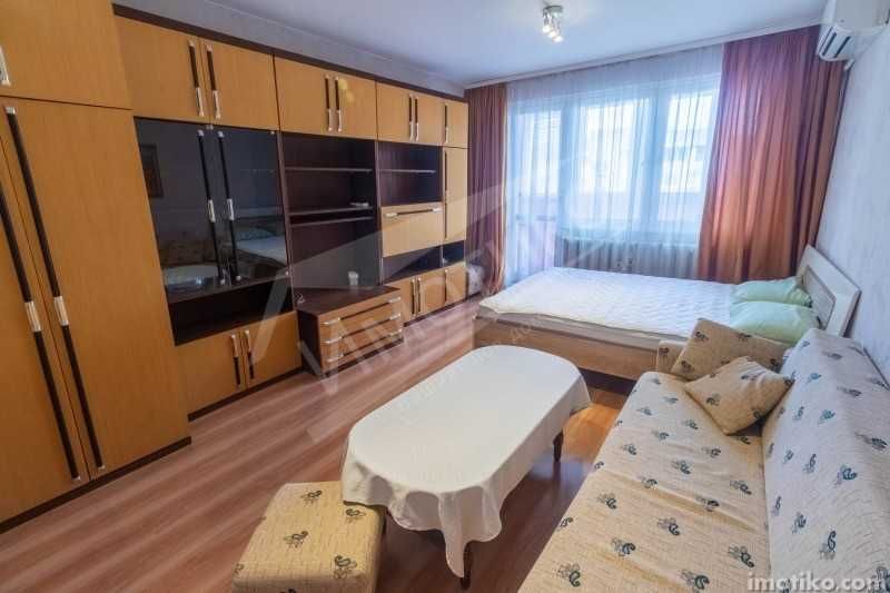 Гарсониера в кв. Младост 3
