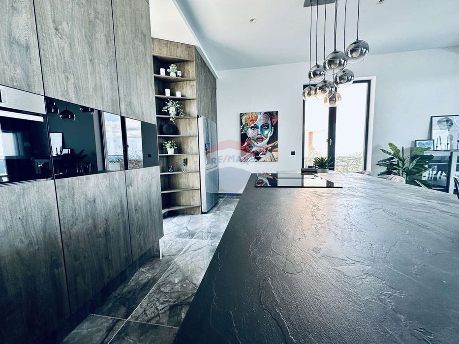 Продава се Къща в Балчик - 335 кв.м за 1612 €/кв.м - Снимка #8