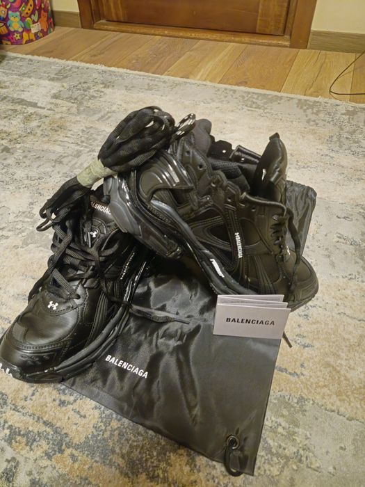 Balenciaga runners  colaborare cu under urmărești mărimea 44