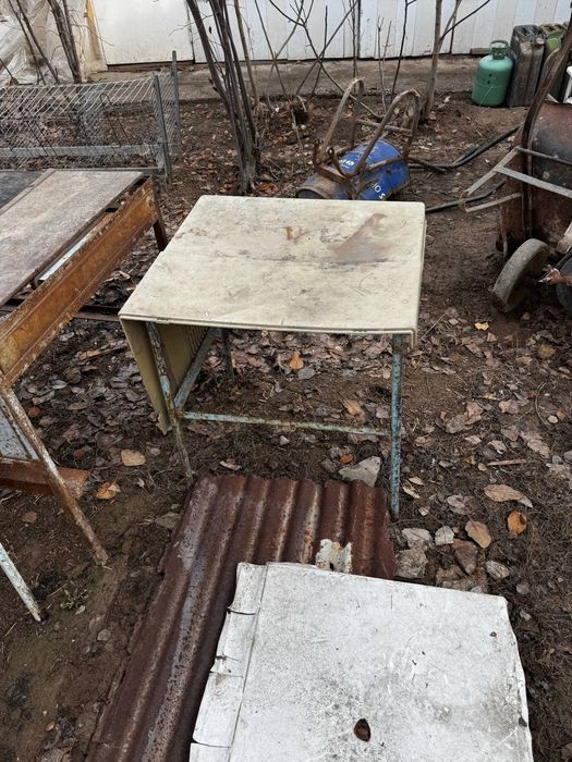 Стол сотилади, стол продаётся