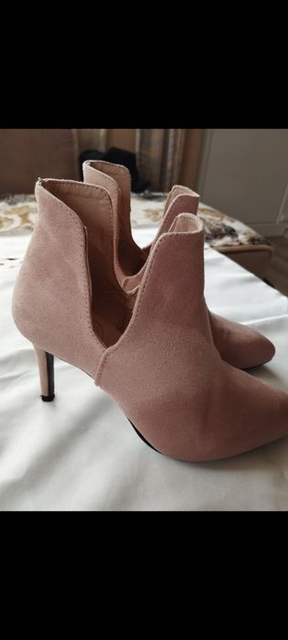 Botine eleganta roz