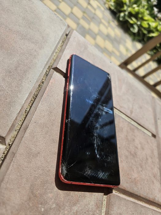 Samsung S10 Red Edition