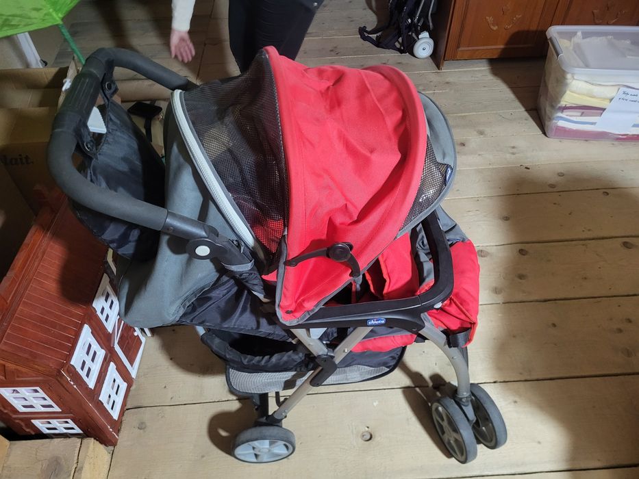 Vind cărucior de copii marca Chicco