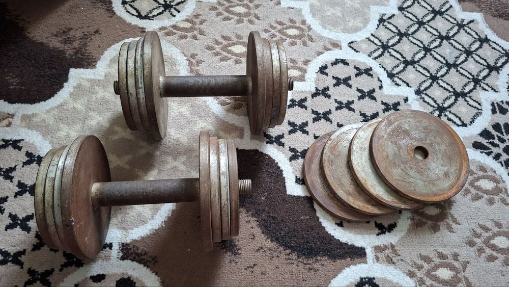 Продаются гантели