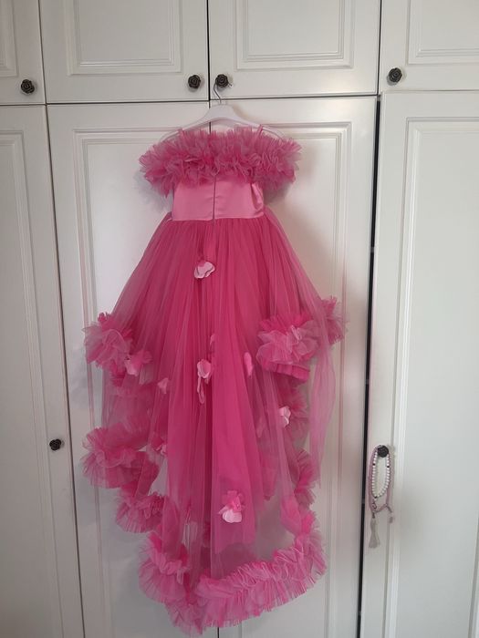 Шикарное платье для девочки Турецкого производства на возраст 3-5 лет