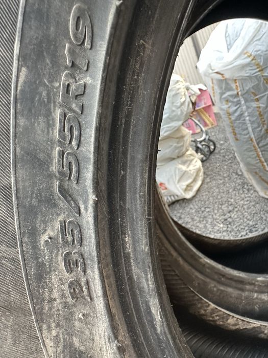 Резина 235/55 R19 - RAV 4 стояла