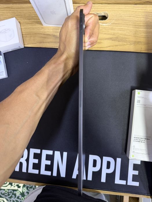 Ipad M5 pro 13 dyumli E sim