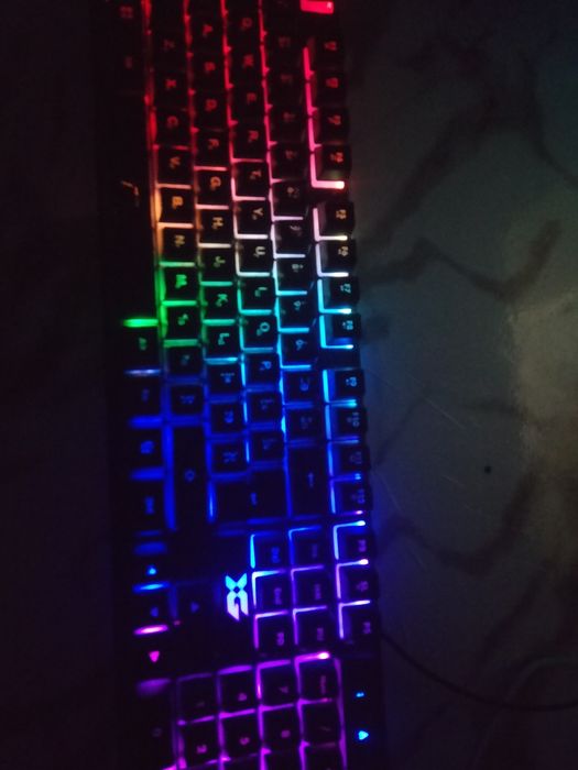 Клавиатура в хорошем состояние