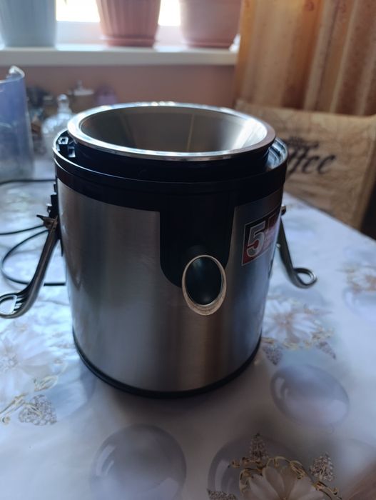 Продам Соковыжималка REDMOND срочно