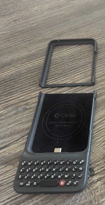 Кейс с клавиатура Clicks keyboard (RazrBerry) за Motorola RAZR 50/60