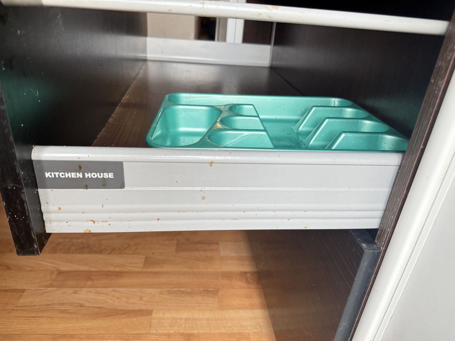 Кухонный гарнитур, кухня с плитой