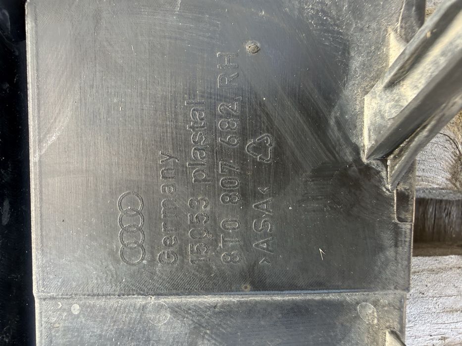 Предна решетка Audi A5 8T  / Coupe Quattro + решетка  халоген  face 8T0807681 8T0807682