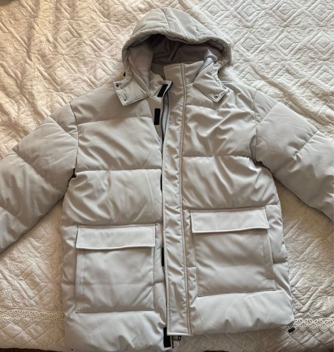 Новый куртка сатылады.