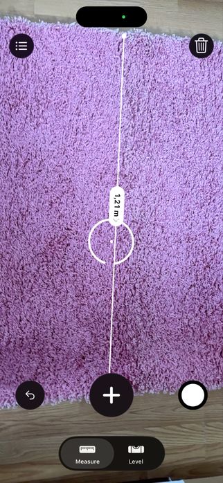 Красив розов килим