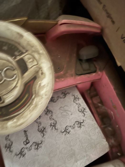 Продам детскую машину.