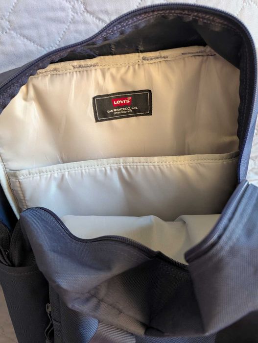 Две оригинални раници LEVI'S (нова и ползвана)