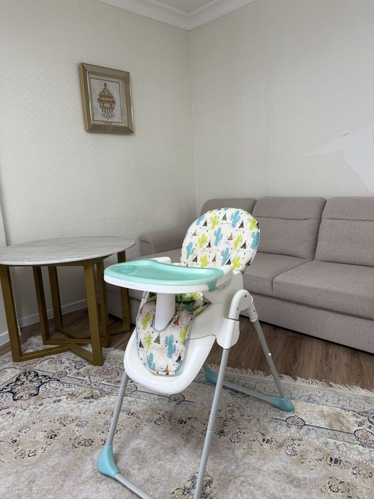 Продам Детский столик