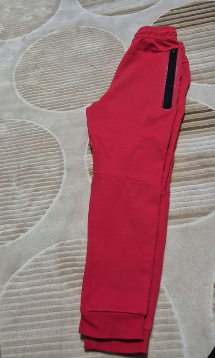 Vand Nike tech fleece rosu, XL , 158-170cm