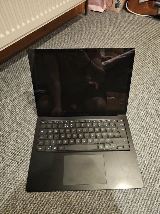 Microsoft surface laptop 3 model (1868)
